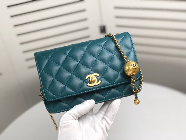 シャネルバッグ角部分ディテール